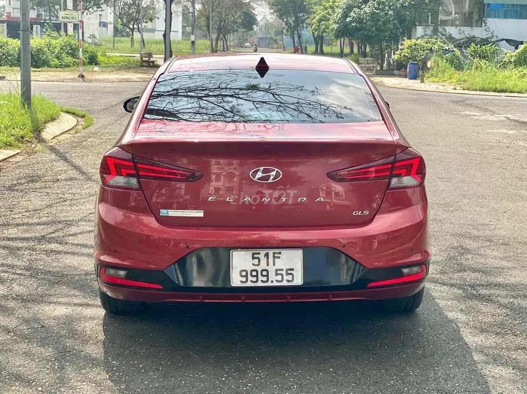Hyundai Elantra 2019 photo 2