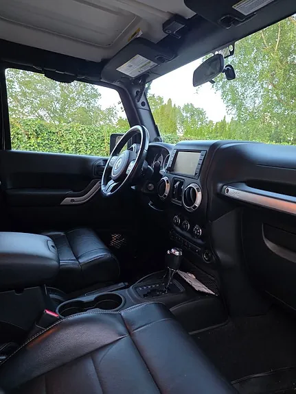 Jeep Wrangler 2011 photo 2