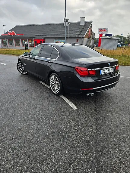 BMW 730D 2014 photo 2