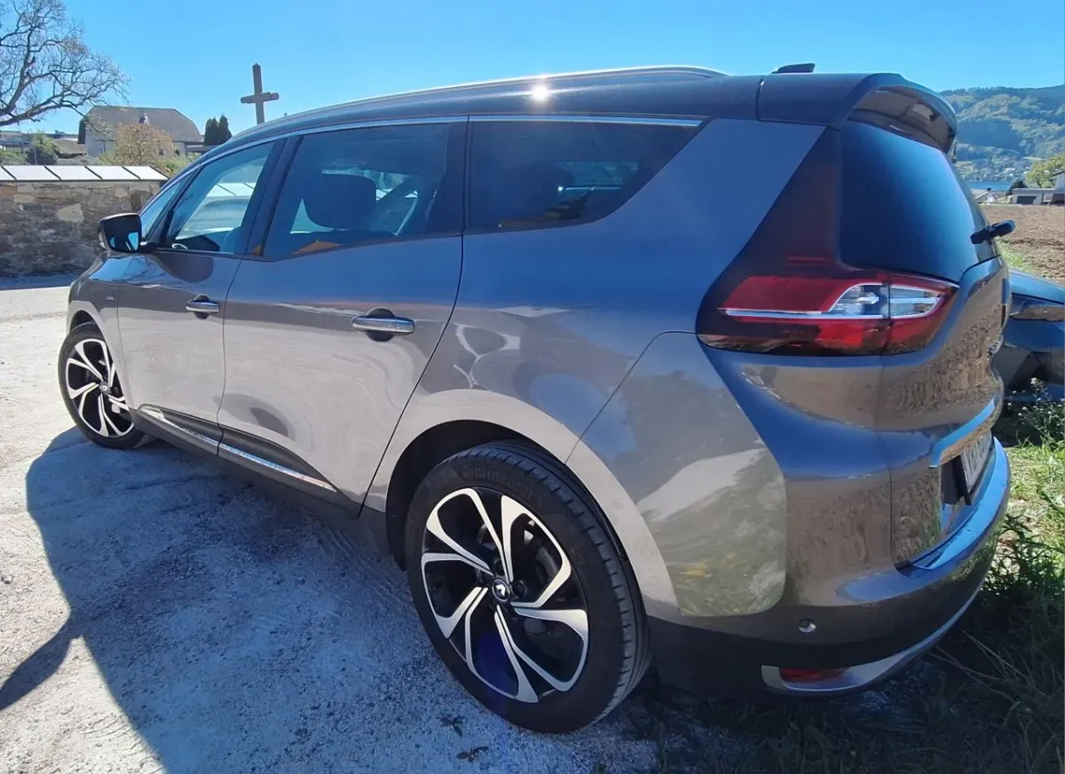 Renault Grand Scénic 2016 photo 2