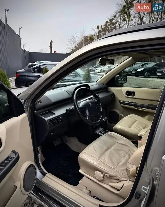 Nissan X-Trail 2003 photo 2