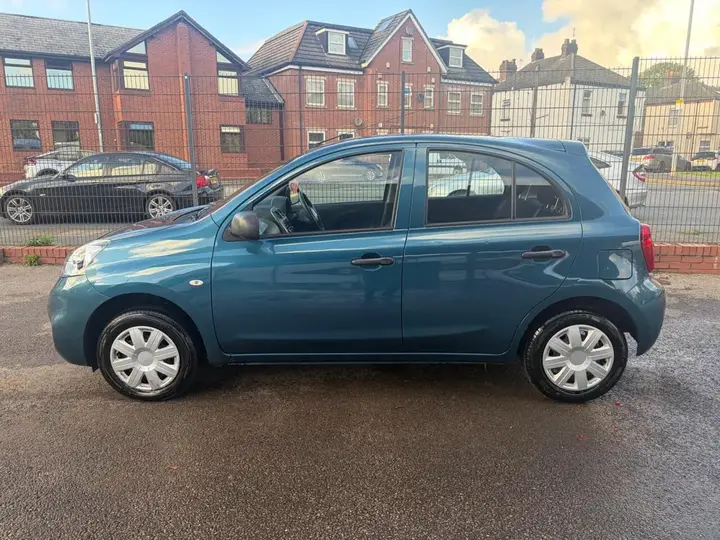 Nissan Micra 2013 photo 2