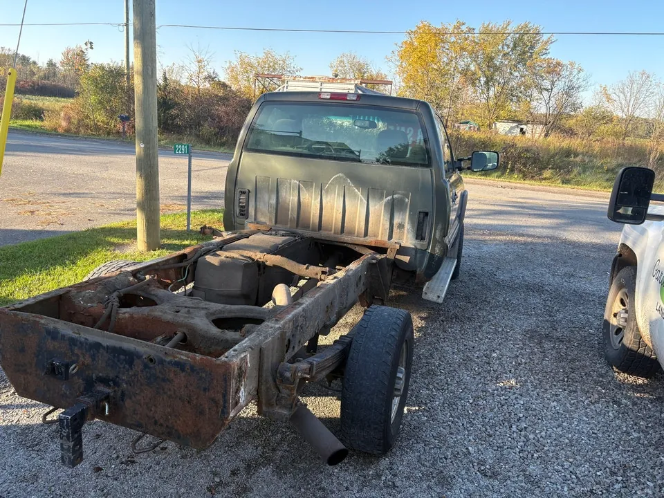 Chevrolet Silverado 2500 2002 photo 2