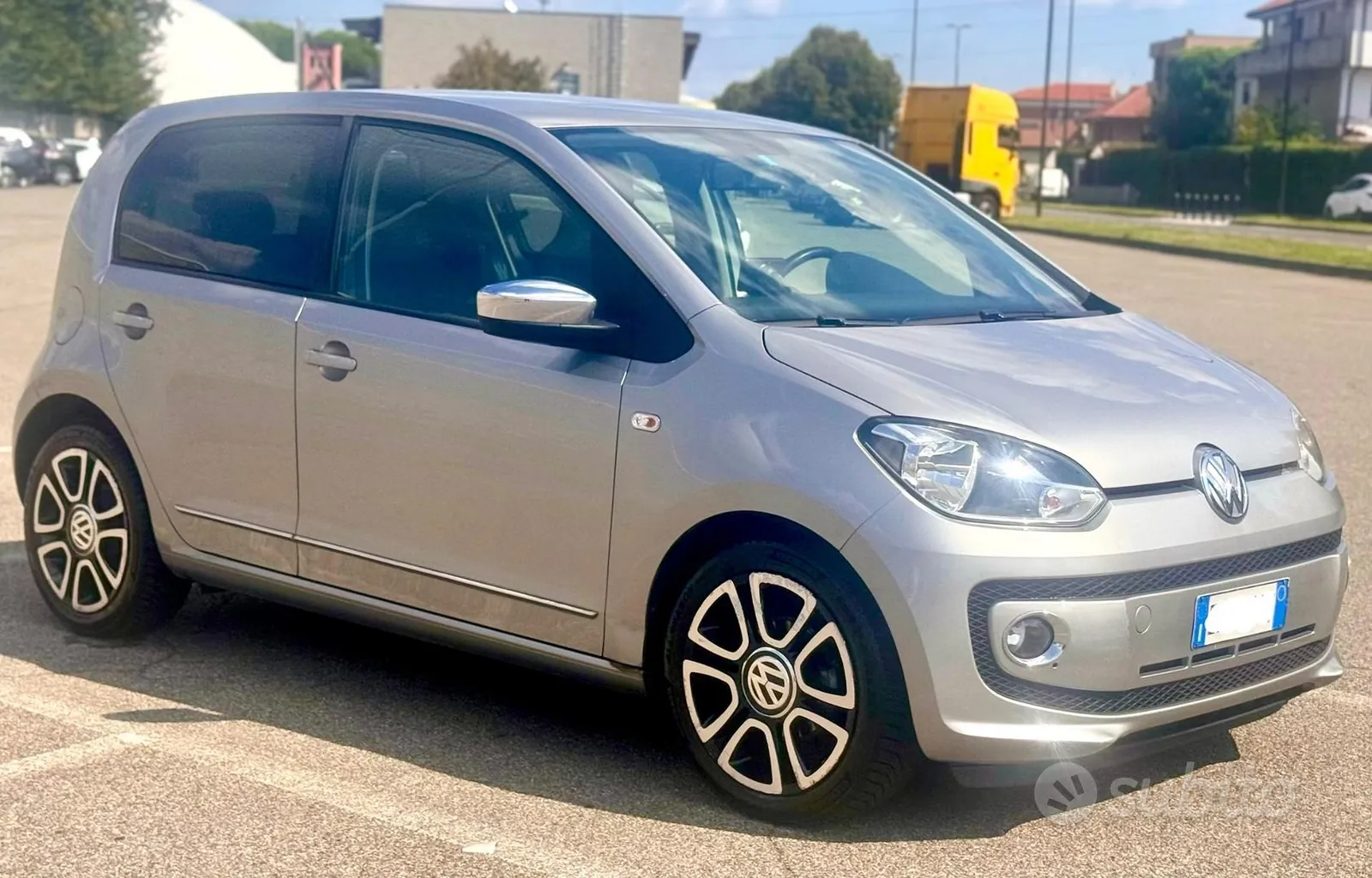 Volkswagen Up 2014 photo 2