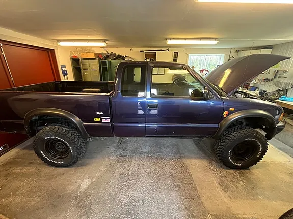 Chevrolet S10 1996 photo 2