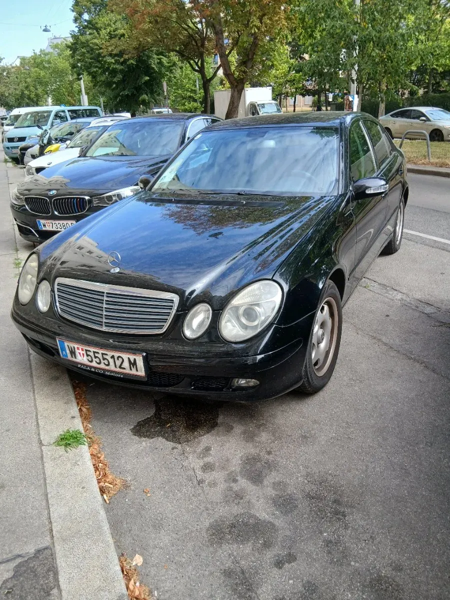 Mercedes-Benz E-Class 2006 photo 2