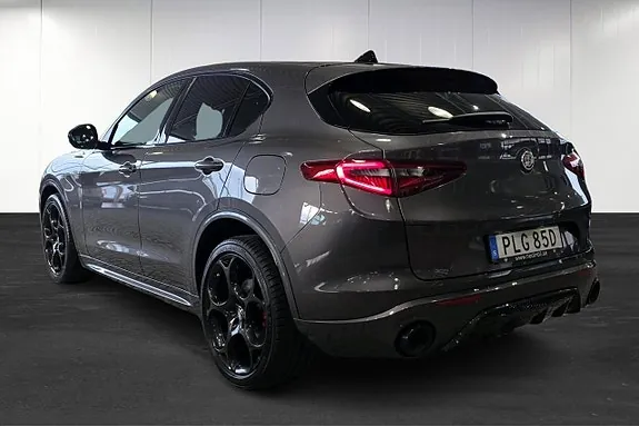 Alfa Romeo Stelvio 2022 photo 2