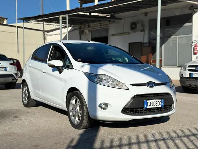Ford Fiesta 2011 photo 3