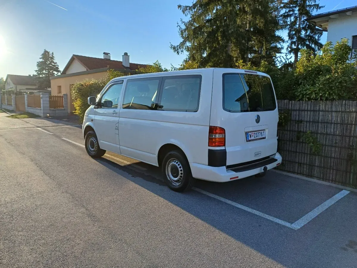 Volkswagen T5 2004 photo 3