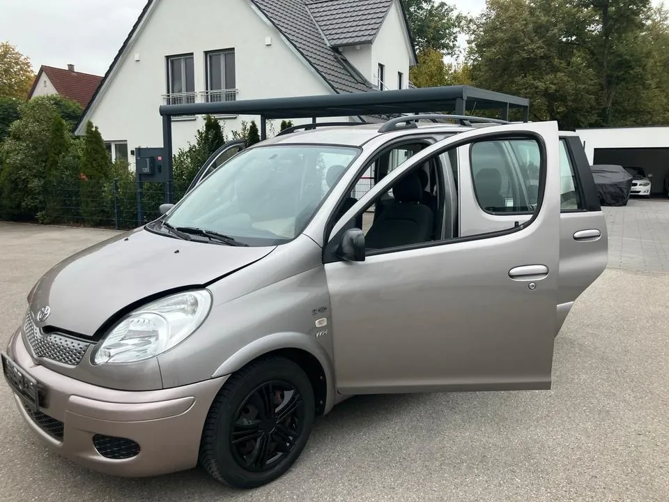 Toyota Yaris Verso