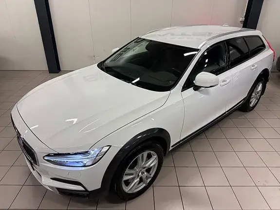 Volvo V90 Cross Country 2018 photo 2