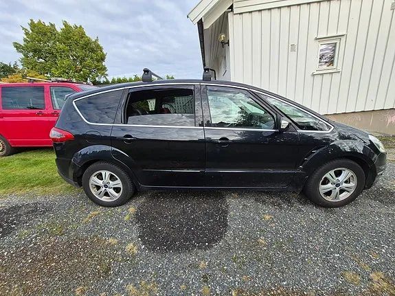 Ford S-Max 2014 photo 2
