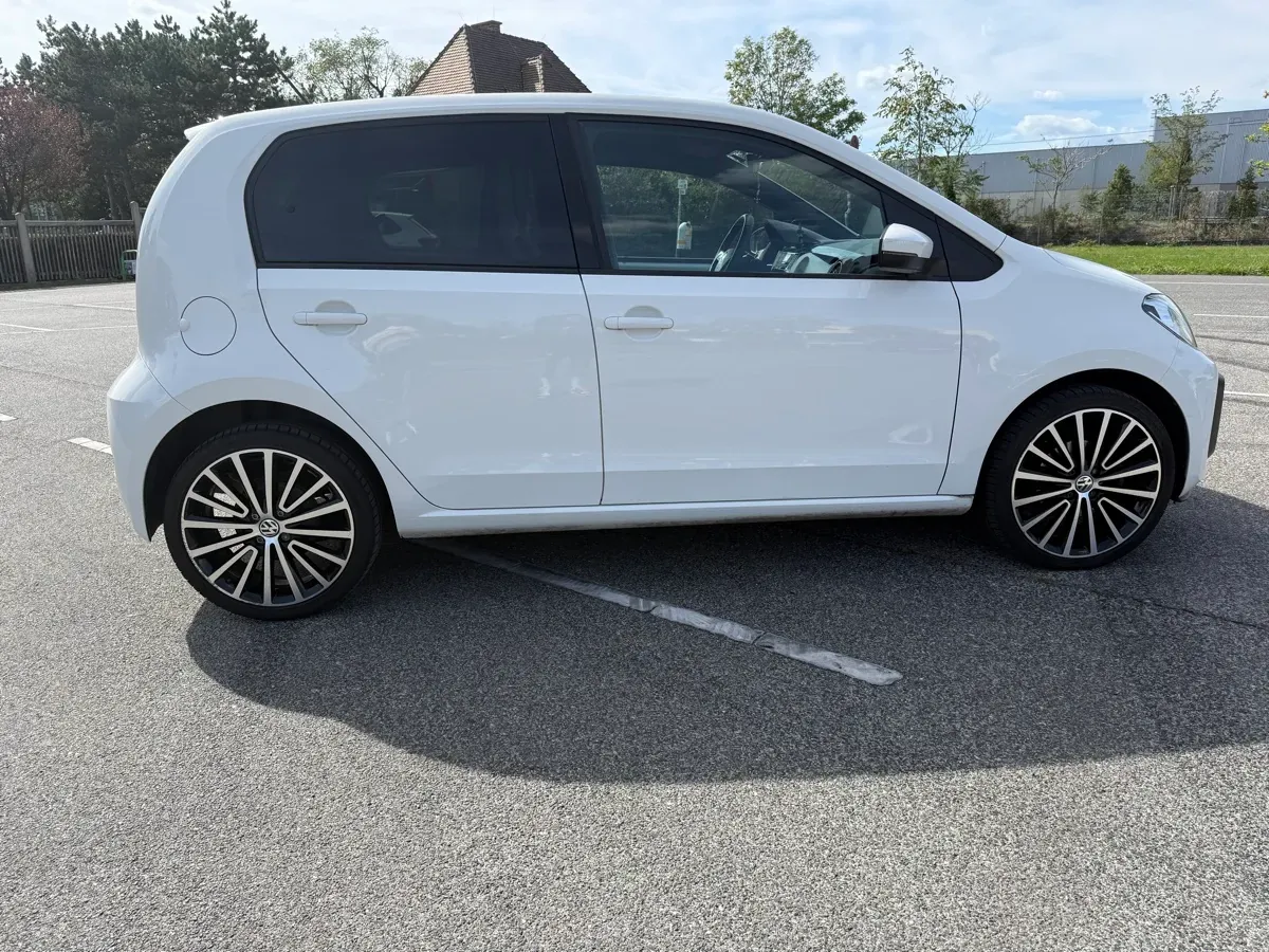 Volkswagen Up 2017 photo 3