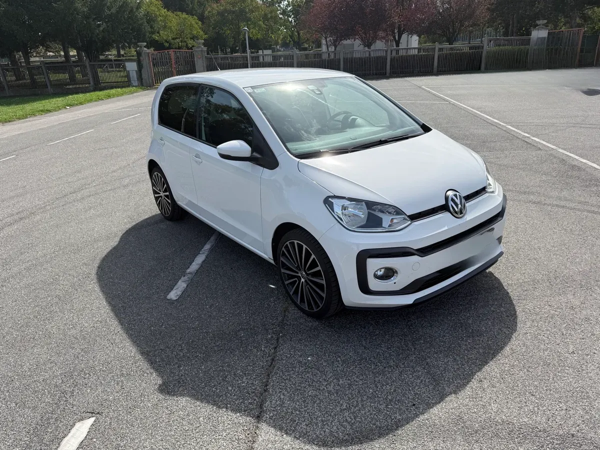 Volkswagen Up 2017 photo 2
