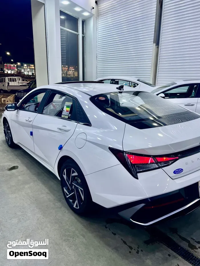 Hyundai Elantra 2025 photo 4