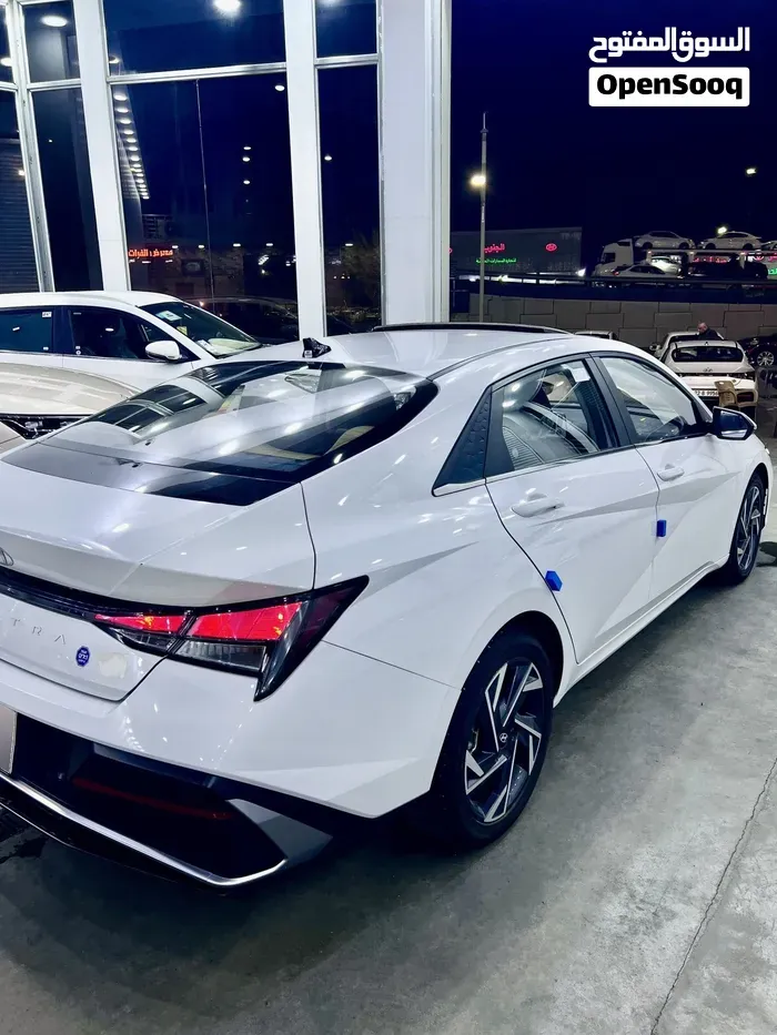 Hyundai Elantra 2025 photo 3