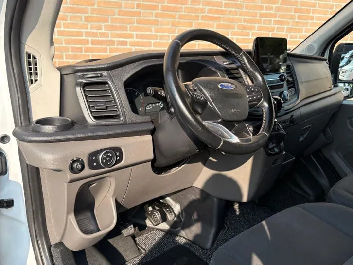 Ford Transit 2022 photo 2