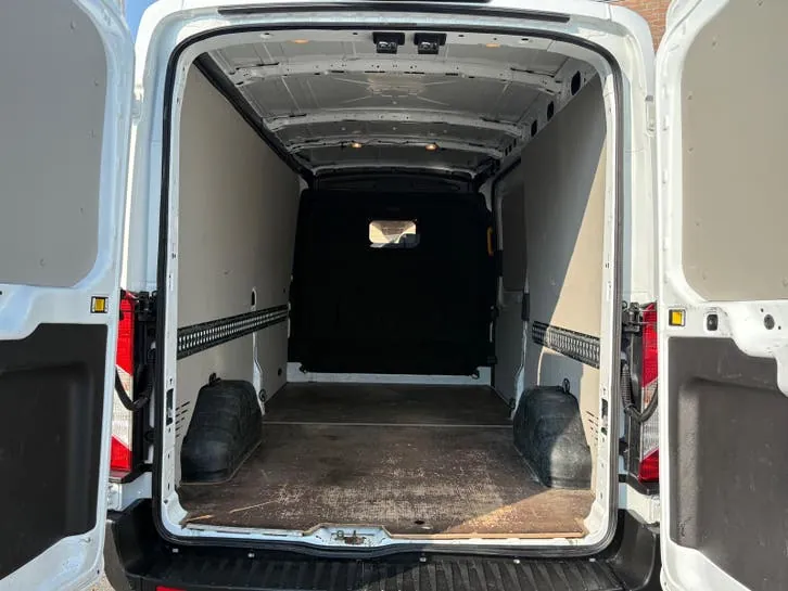 Ford Transit 2022 photo 3