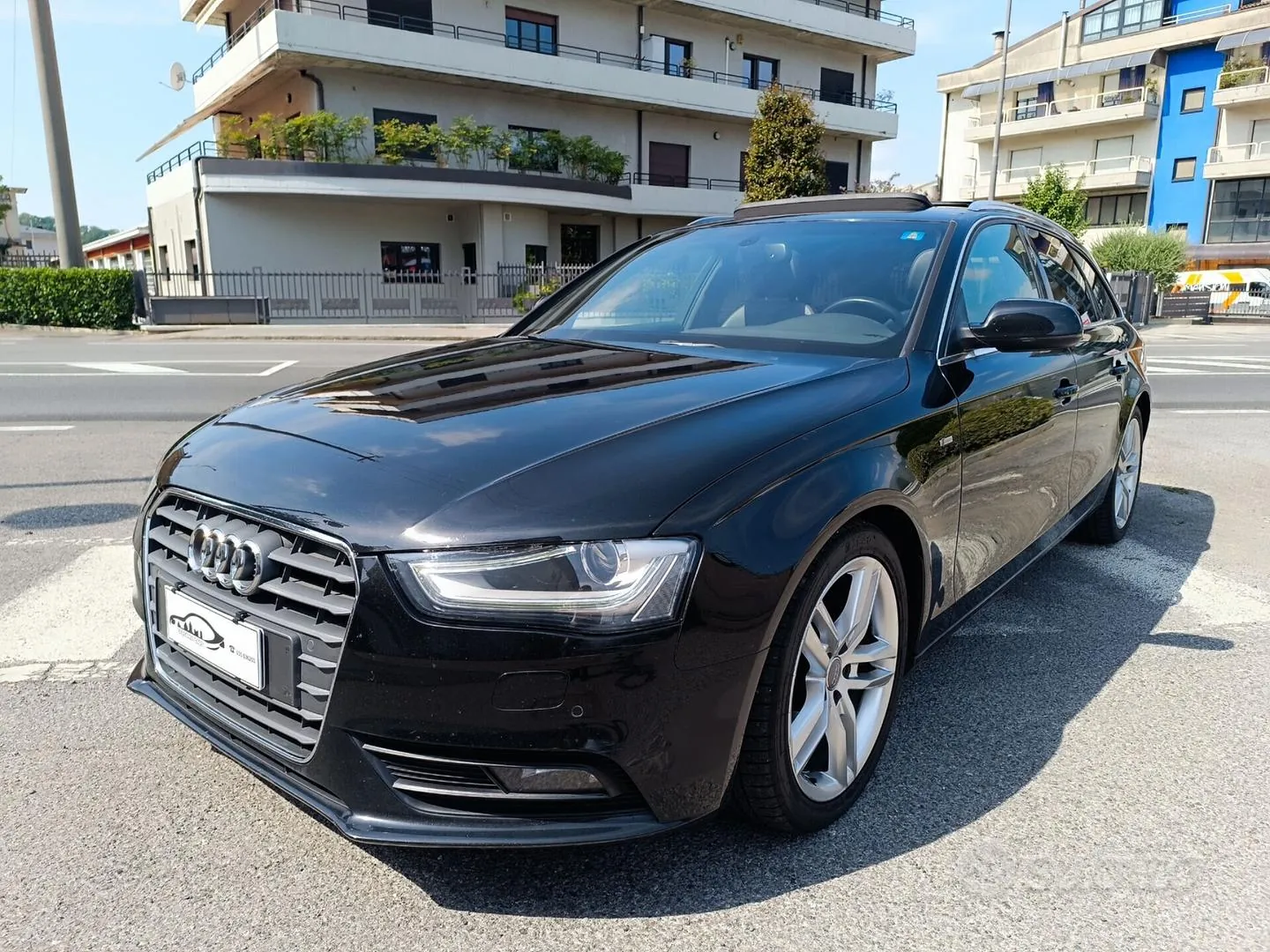 Audi A4 Avant 2012 photo 3