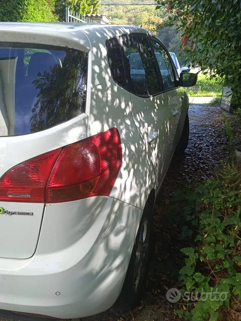 Kia Venga 2011 photo 3