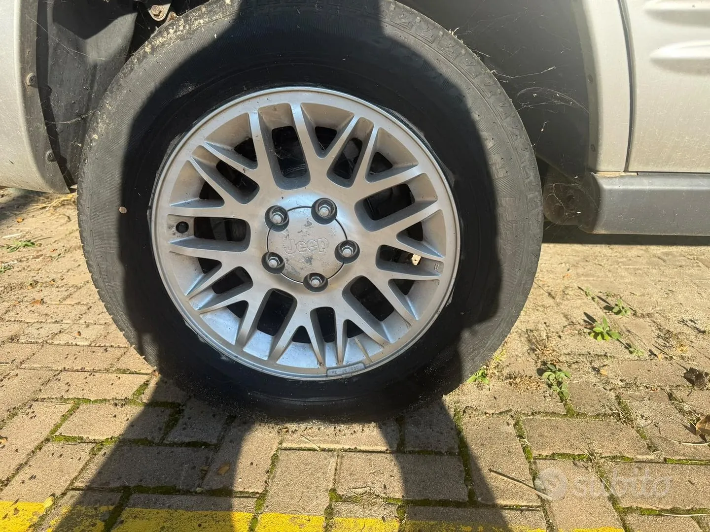 Jeep Cherokee 2002 photo 2