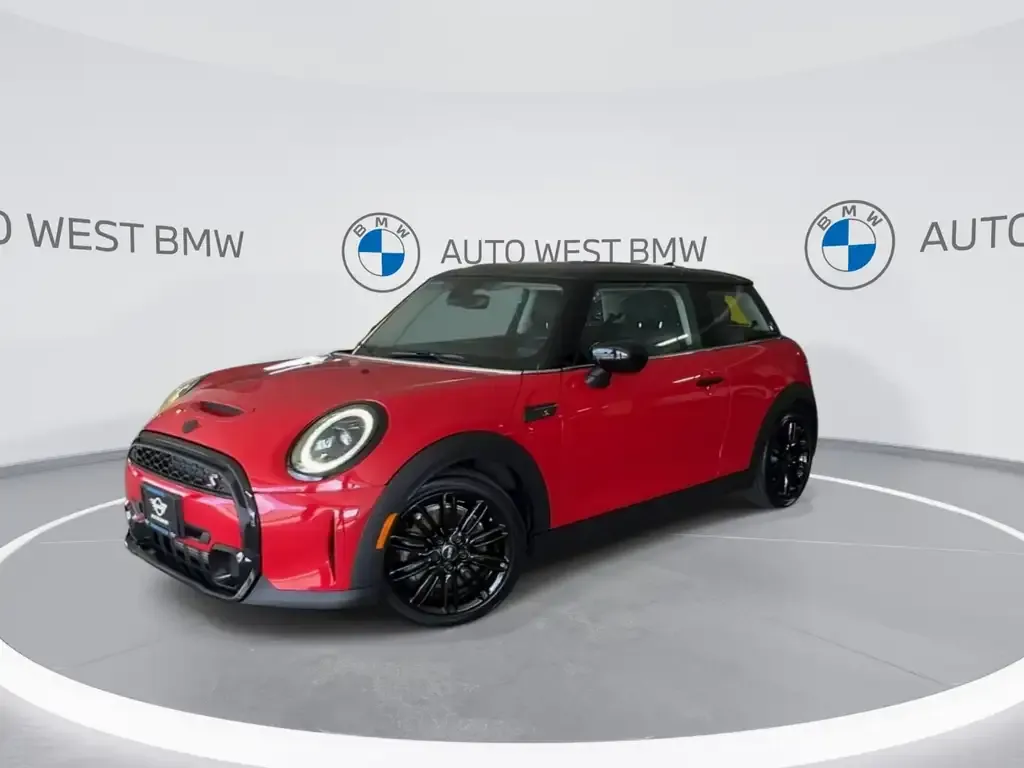 Mini 3 Door 2024 photo 4