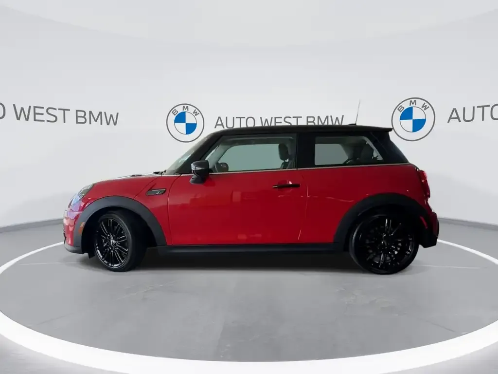 Mini 3 Door 2024 photo 5