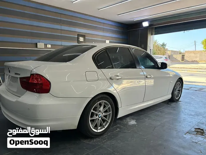 BMW 3 Series 2011 photo 4