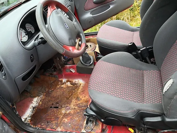 Ford Fiesta 2000 photo 5
