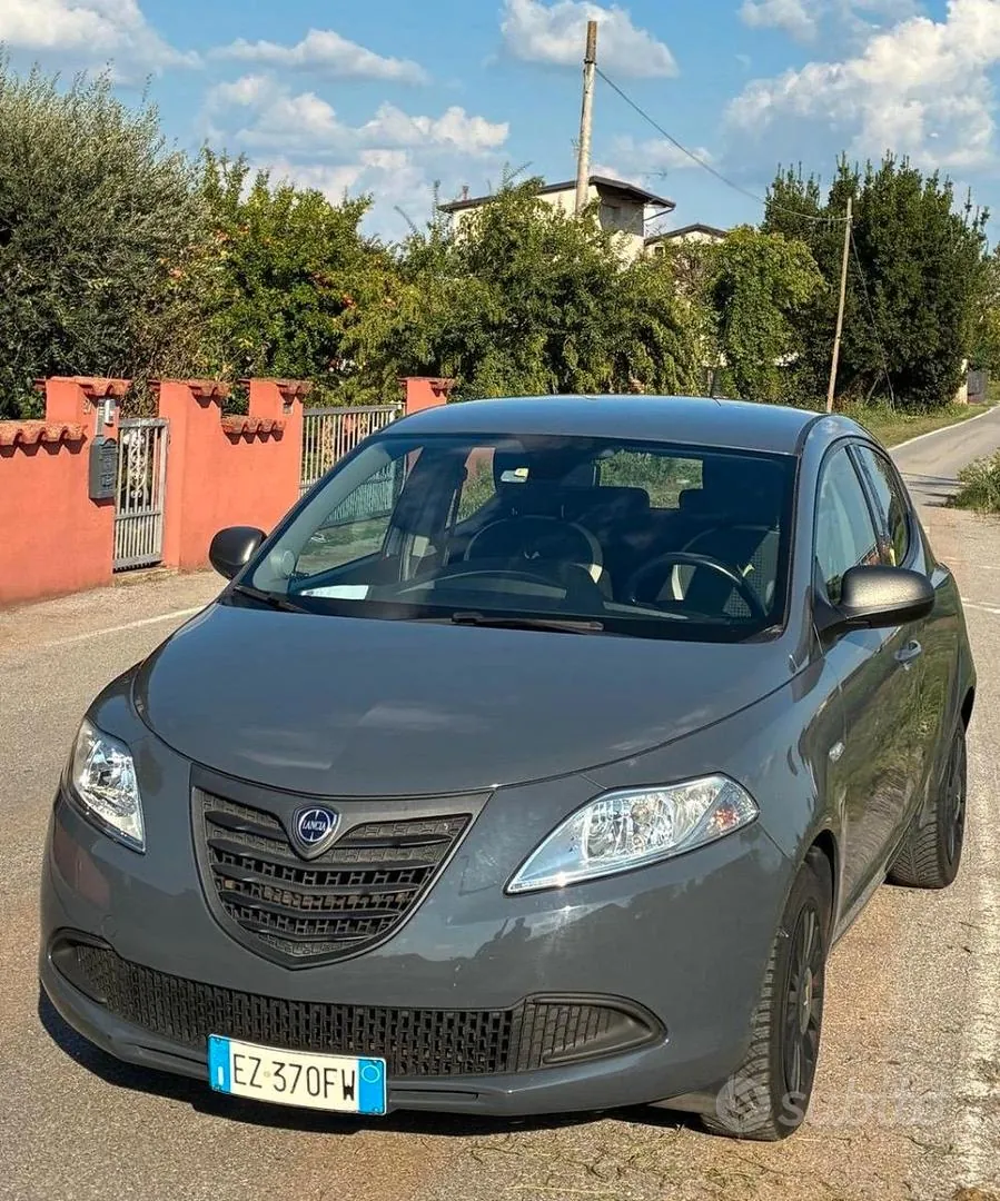Lancia Ypsilon 2015 photo 3