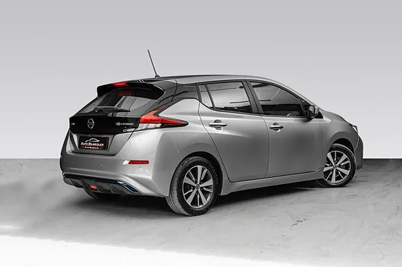Nissan Leaf 2021 photo 2