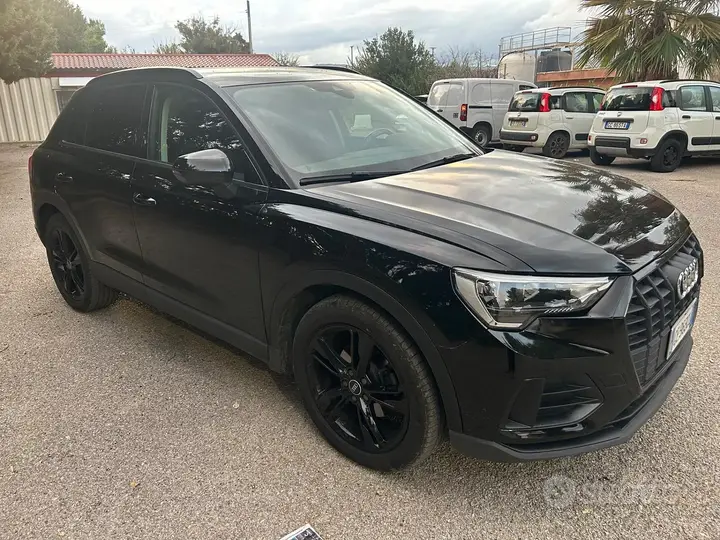 Audi Q3 2021 photo 2