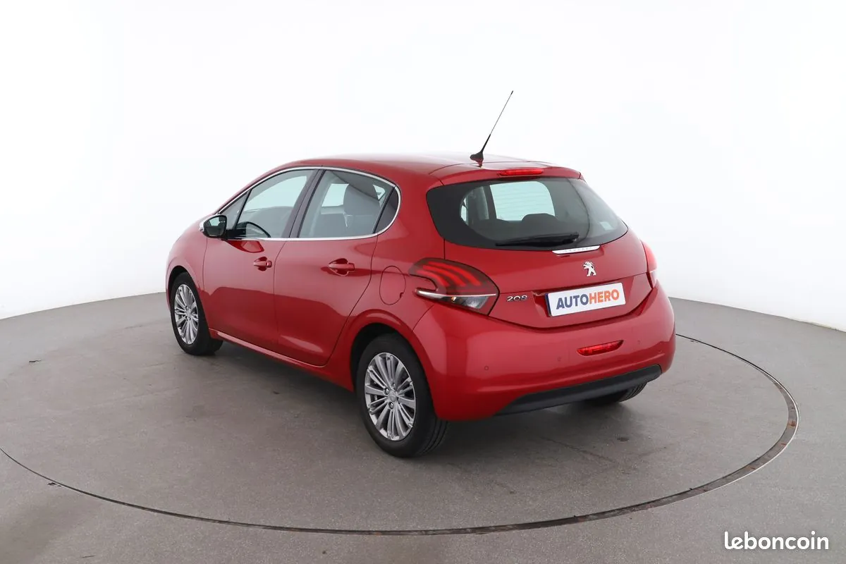Peugeot 208 2018 photo 2