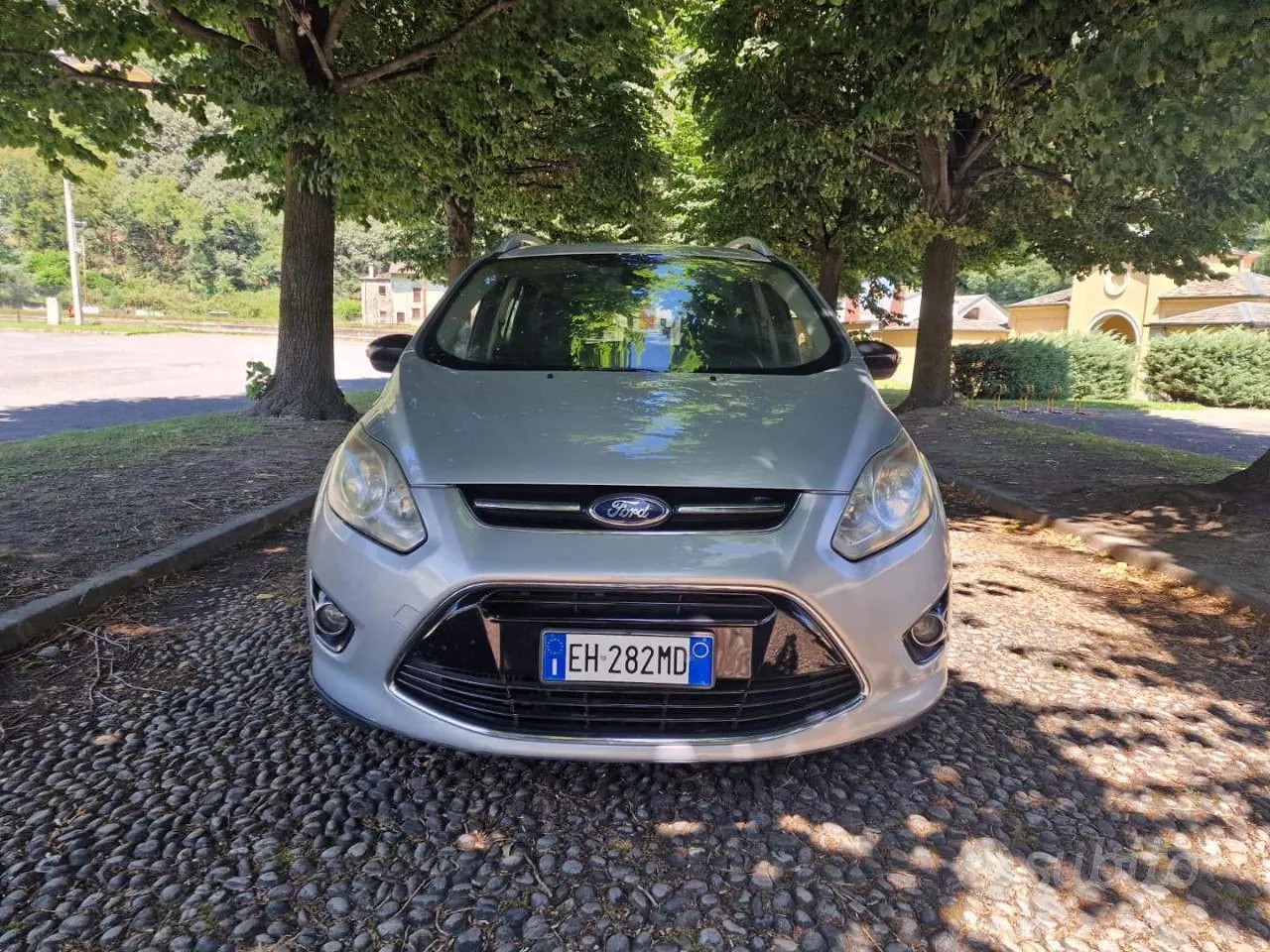Ford C-Max 2011 photo 2