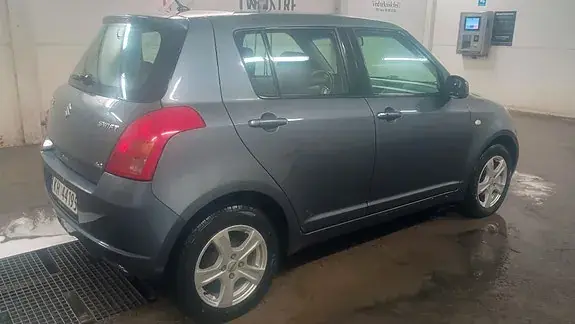 Suzuki Swift 2006 photo 5