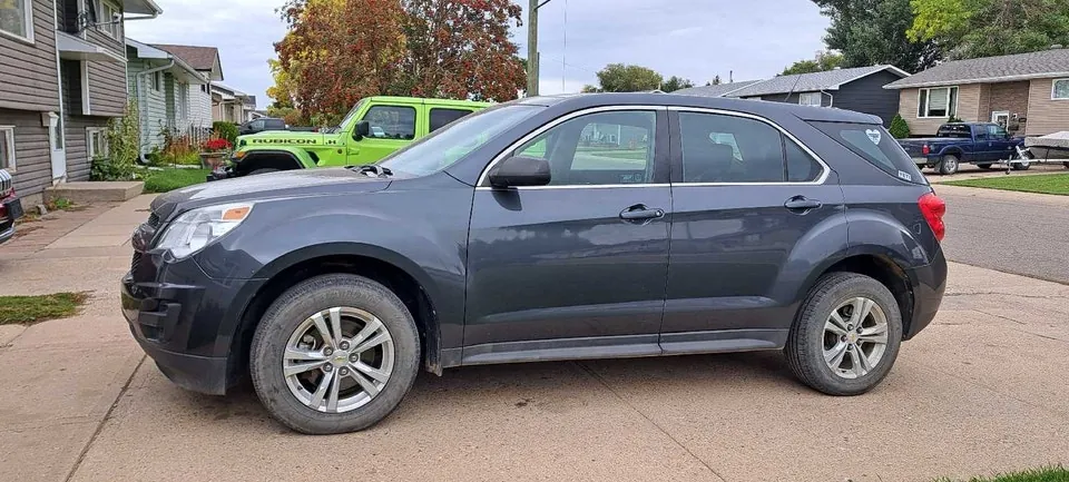 Chevrolet Equinox 2011 photo 2