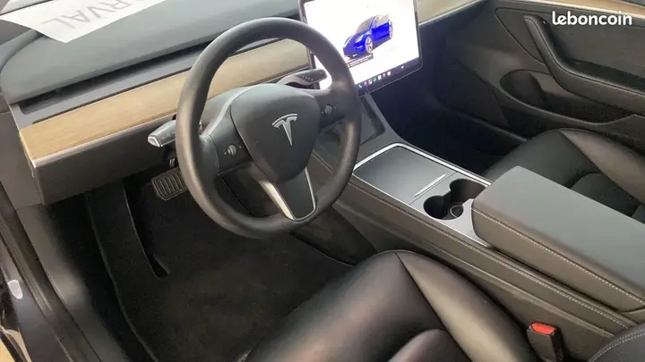 Tesla Model 3 2022 photo 3
