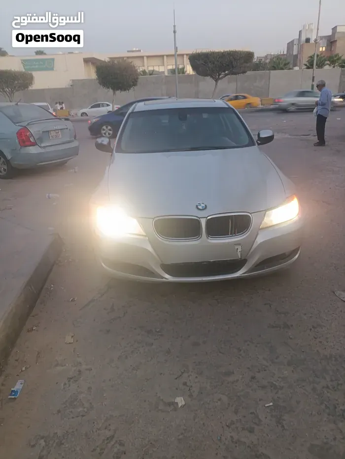 BMW 3 Series 2011 photo 3