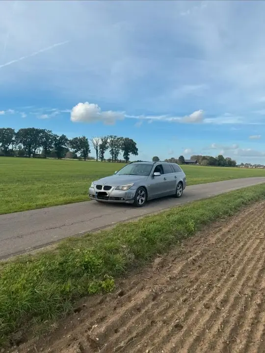 BMW 525I