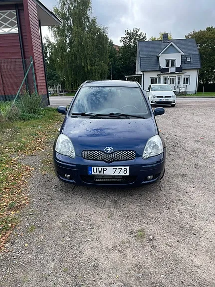 Toyota Yaris 2004 photo 2