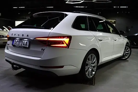 Skoda Superb 2021 photo 4