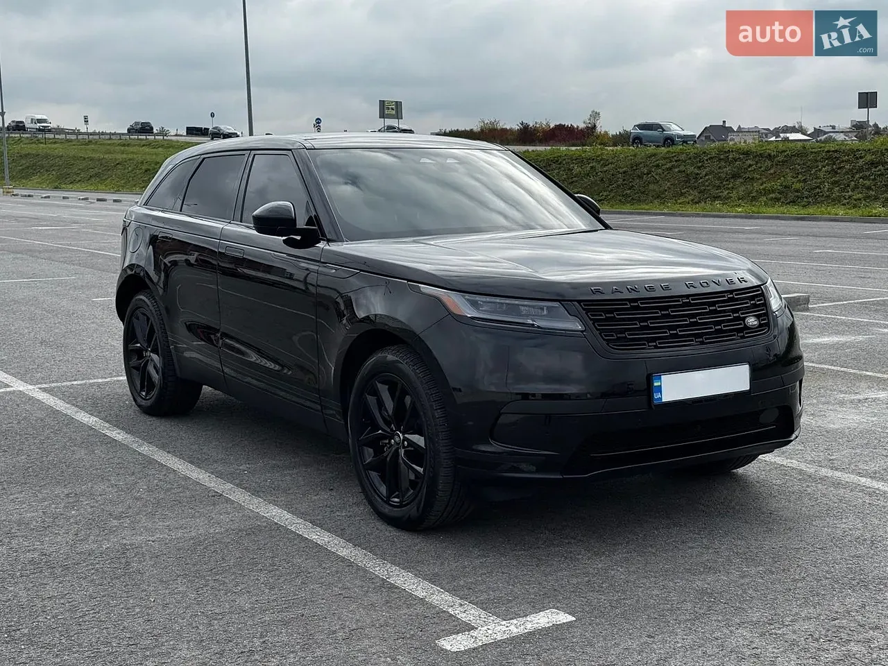 Land Rover Range Rover Velar 2025 photo 3