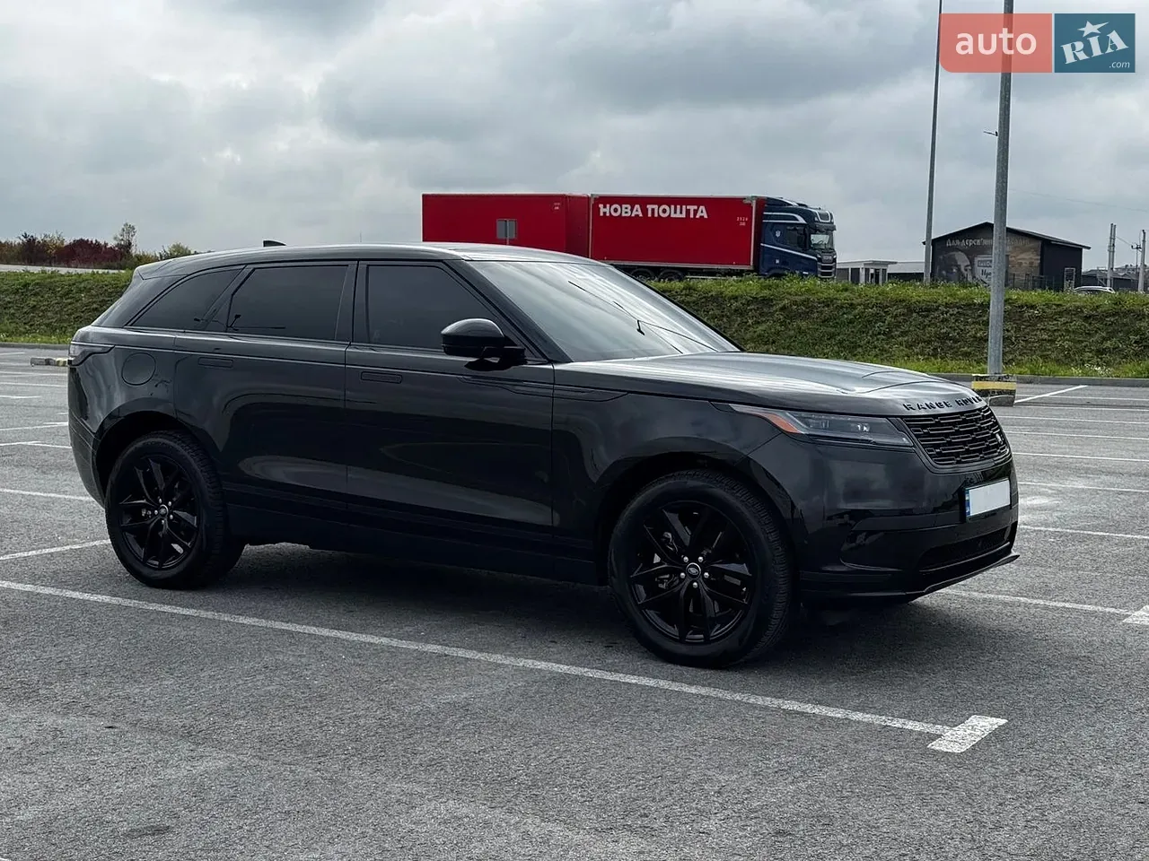 Land Rover Range Rover Velar 2025 photo 5