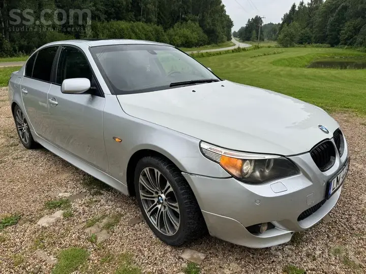BMW 530 2004 photo 2