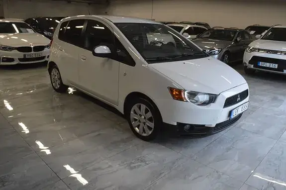 Mitsubishi Colt 2011 photo 2