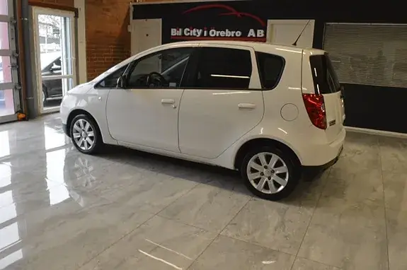Mitsubishi Colt 2011 photo 4