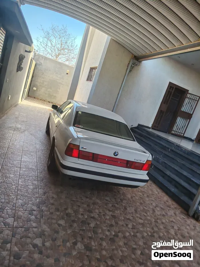BMW 5 Series 1992 photo 4