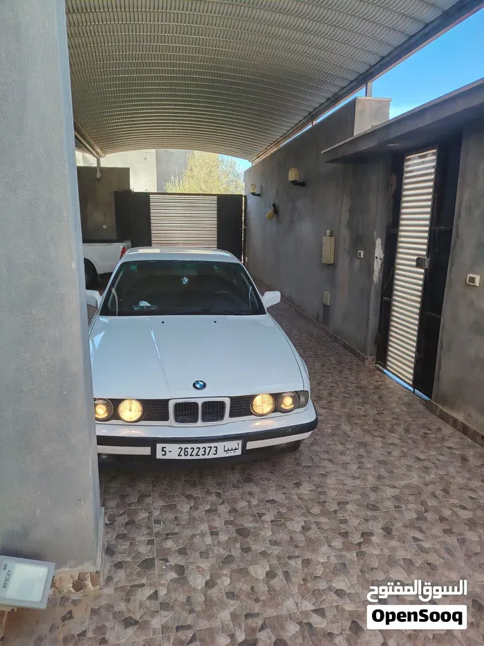 BMW 5 Series 1992 photo 2