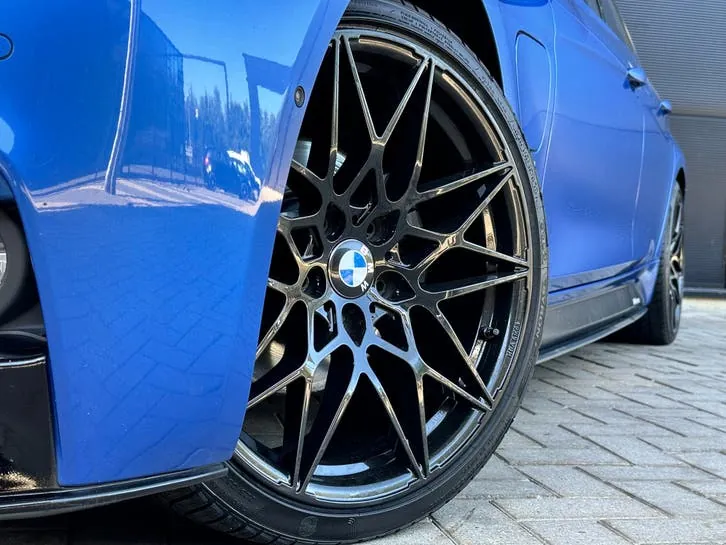 BMW 3 Series 2016 photo 2