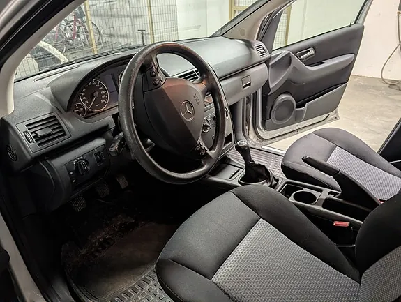 Mercedes-Benz A150 2004 photo 4